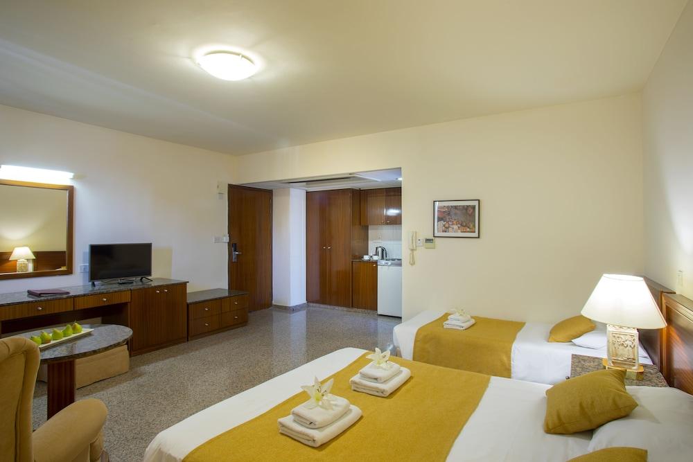 Kapetanios Limassol Hotel Luaran gambar